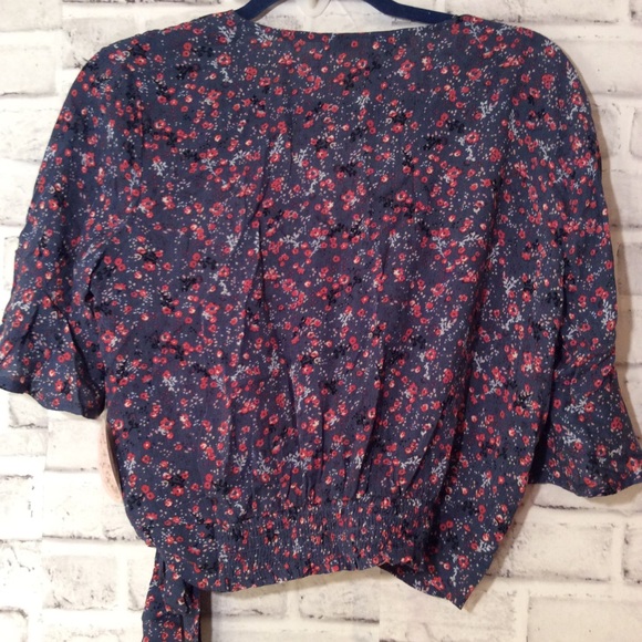 Top - Picture 2 of 3